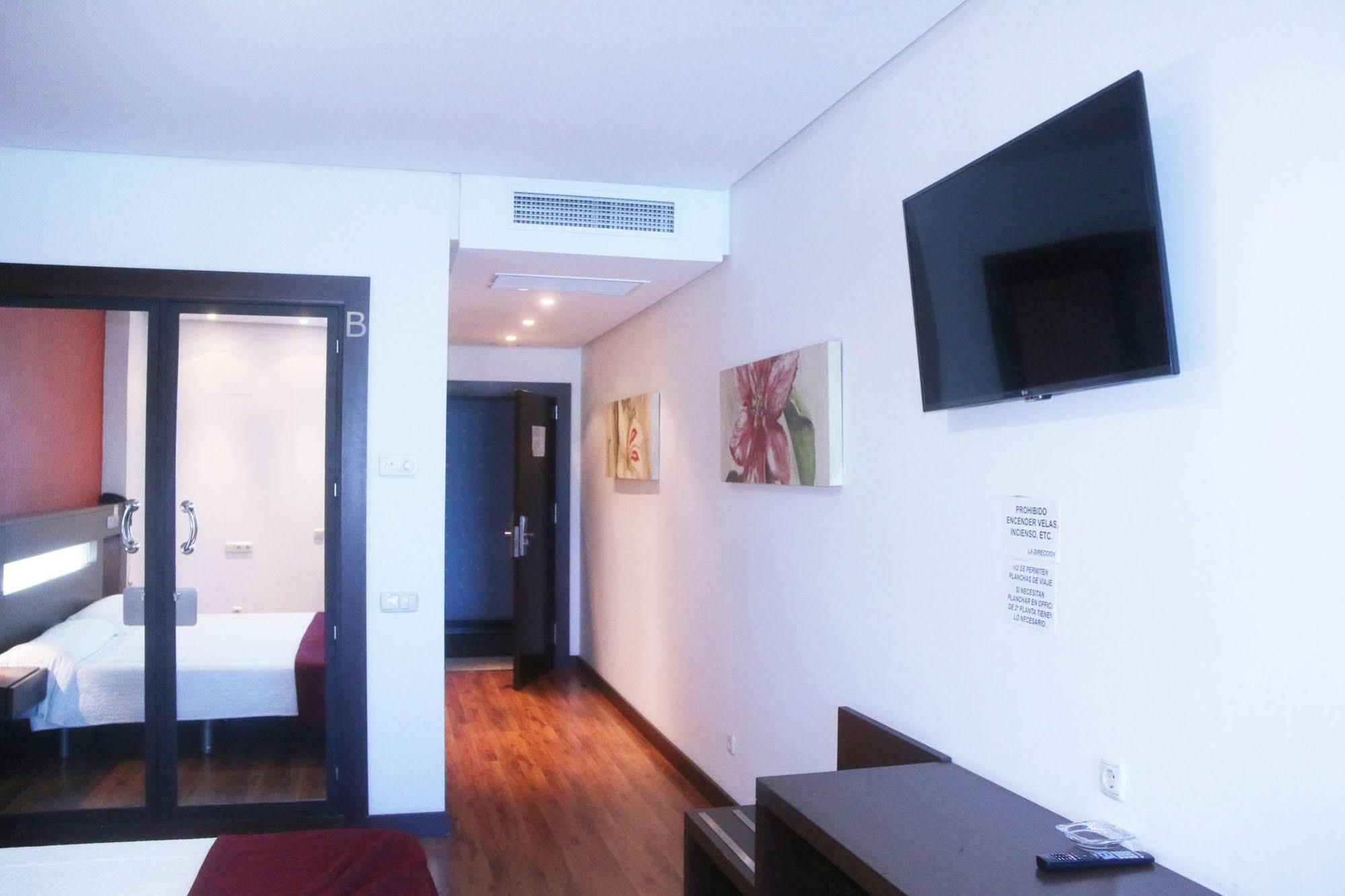 Hotel La Cantuena (Adults Only) Fuenlabrada Extérieur photo